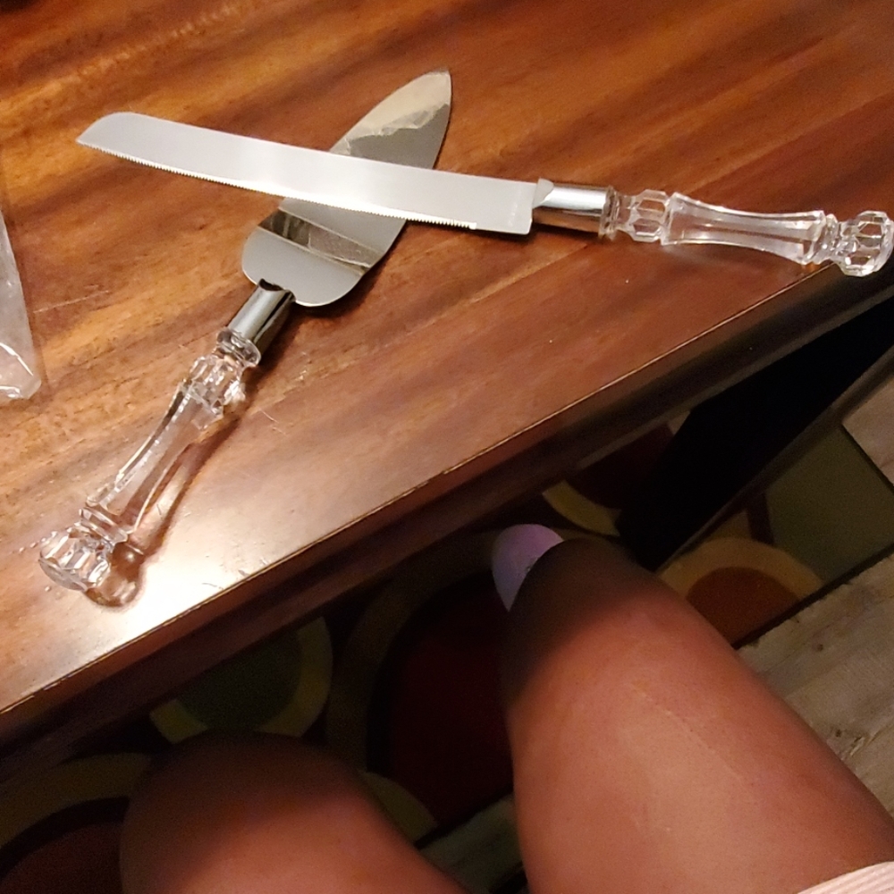 Wedding cake server